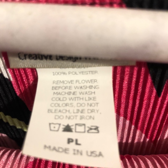 Ladies Top - Picture 2 of 2